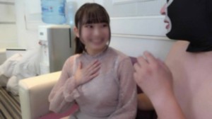 FC2-PPV-4569259 【第一弹/第二弹】18岁的G罩杯咖啡厅员工，长着一张娃娃脸，可爱极了。 白皙的身体蓬鬆而包裹。体内射精在她又紧又紧的阴户里。在线观看