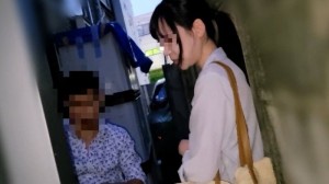 FC2-PPV-4577300 [个人]用另一个男人的鸡巴惩罚微笑的年轻妻子，虽然她很讨厌，但她敏感的体质并没有停止，最终多次进入她的阴道。在线观看