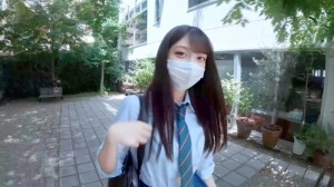 FC2-PPV-4616461 【纯天然无删减美女】被「星探团团围住」的18岁极端正统美女，不吃药连续被内射两次。她身穿制服出现。在线观看