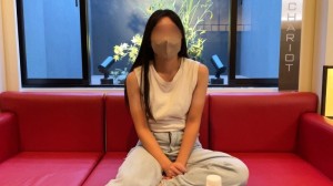 FC2-PPV-4631394 【终于最后一眼】黑髮美女上班族，24岁。当她的弱点被充分发现后，她满头大汗，被鸡巴一次又一次地逼射→巨大的中出。在线观看