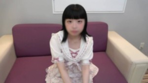 [Erstes Shooting] Erwachsenensperma wird in die berühmte Vagina injiziert, die in keinem Verhältnis zum weißen, durchscheinenden Körper eines Candy-Idols steht.在线观看