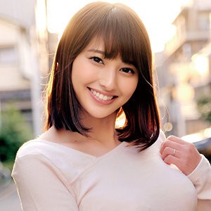 Hitomi在线观看