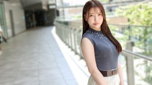 SIRO-5576 「這是她NTR癖好的延伸，竟然出現在AV裡……？！一位30歲沒有孩子的女教師妻子向全世界展示了她完整的性愛畫面……！！老男人舔舐她濃密的陰毛！！她喜歡自己的陰蒂……」 MGS Video Prestige Group在线观看