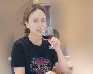 灌醉朋友的极品气质妈妈终于操到了阿姨太美太激动屄都被我干流血了
