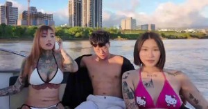 超跑遊艇3P性愛趴在大海上瘋狂放飛自我-魷魚