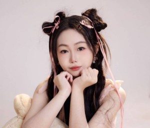 喜欢口爆的深圳浮岛COS小姐姐