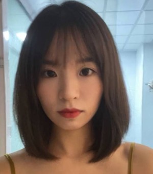 短发钢牙小少妇-热带鱼