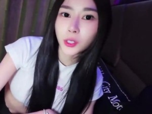 超辣的女房東為了不讓我搬走晚上突然買宵夜來給我一點溫暖-布丁