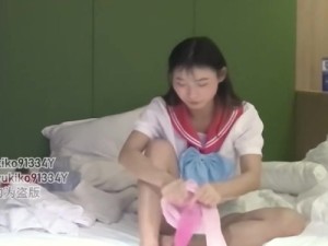 兼职的服装店售货员不情愿的穿上手水服-胖爷