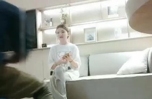 91沈先生04-08可爱的妹子嫌屌大只好换个少妇来