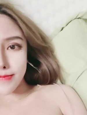 中国留学的乌克兰妹子自慰直播