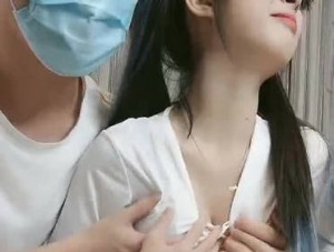 高中双马尾妹子邀请同学玩3P