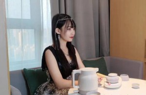 国庆回家带茶叶送给经理最后被插入精液