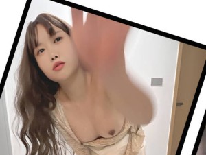 在孩子旁操舅妈把妹妹吵醒当两个孩子的面性交
