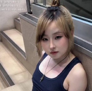 第一次给老公戴绿帽老公的好兄弟把我操到腿软老公全程看着还夸我骚-pupu