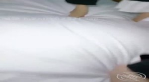 开房站立爆操双马尾长腿女儿白浆鲍汁被插得四处喷